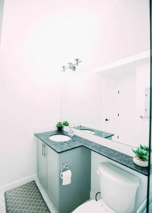 2 Bedroom 2 Beds Premium Suite Startlight Haven 卡加利 加拿大